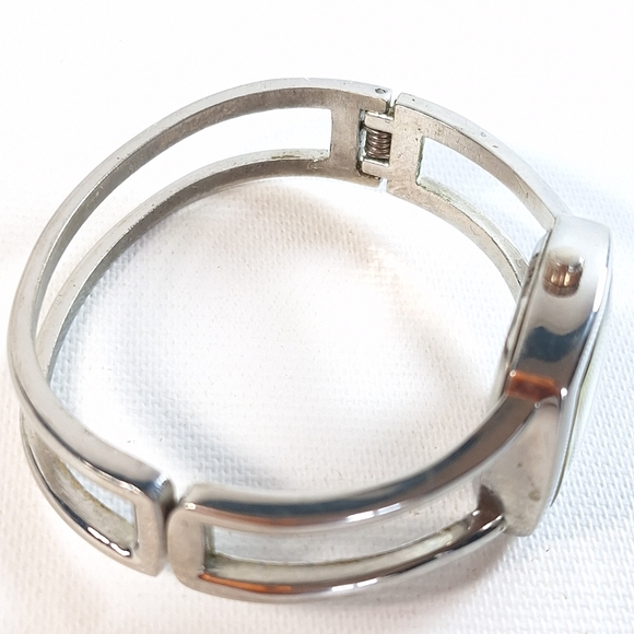 La Rochelle Blue Square Dial Silver Tone Clamshell Bracelet, New Battery - Picture 6 of 9